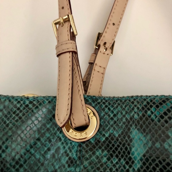 Michael Kors Jet Set python tote bag - Picture 8 of 13